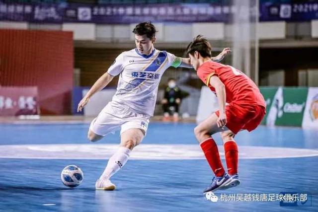 文班亚马全票当选年度最佳新秀 场均21+11+4+4