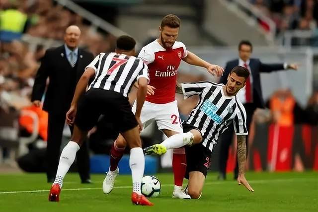 格林三节26分火箭大胜开拓者 骑士力克森林狼